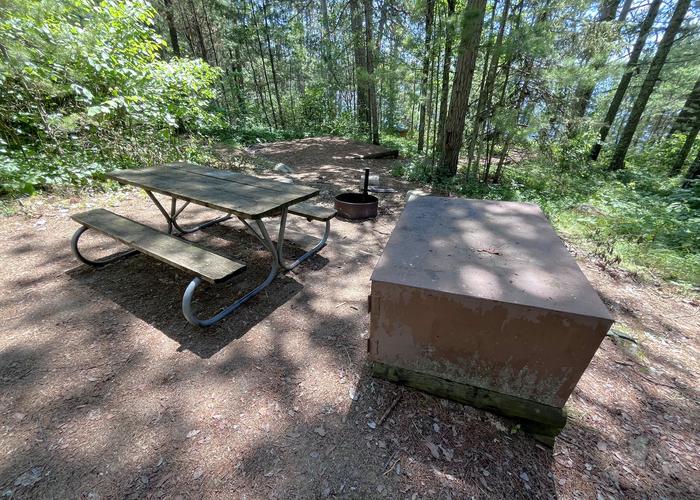 S11-B King Williams Narrows Campground (Site B) campsite core area